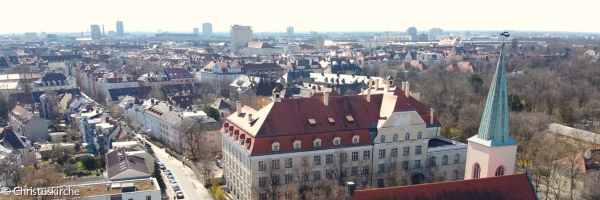 Blick auf die Christuskirche Neuhausen