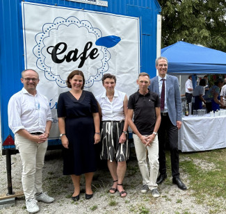 Eröffnung des mobilen Friedhof-Cafés