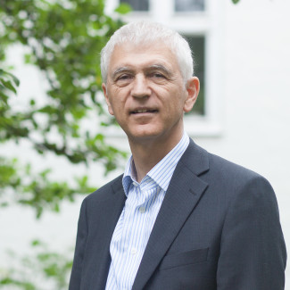 Dekan Dr. Peter Marinković