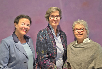 Drei der vier Dekanatsfrauenbeauftragten: Bettina Siebel, Dr. Susanne Pfisterer-Haas und Karin Siebald (v.l.n.r.)