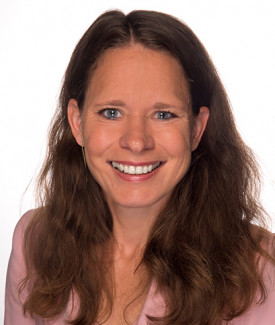 Dekanin Dr. Claudia Häfner